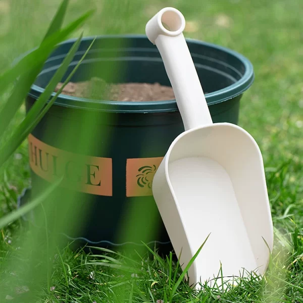 Thickened plastic shovel large